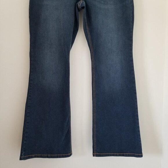 Torrid Luxe Slim 16R Bootcut Flare Mid Rise Jean Stretch Western Cowgirl Staple - Picture 4 of 15